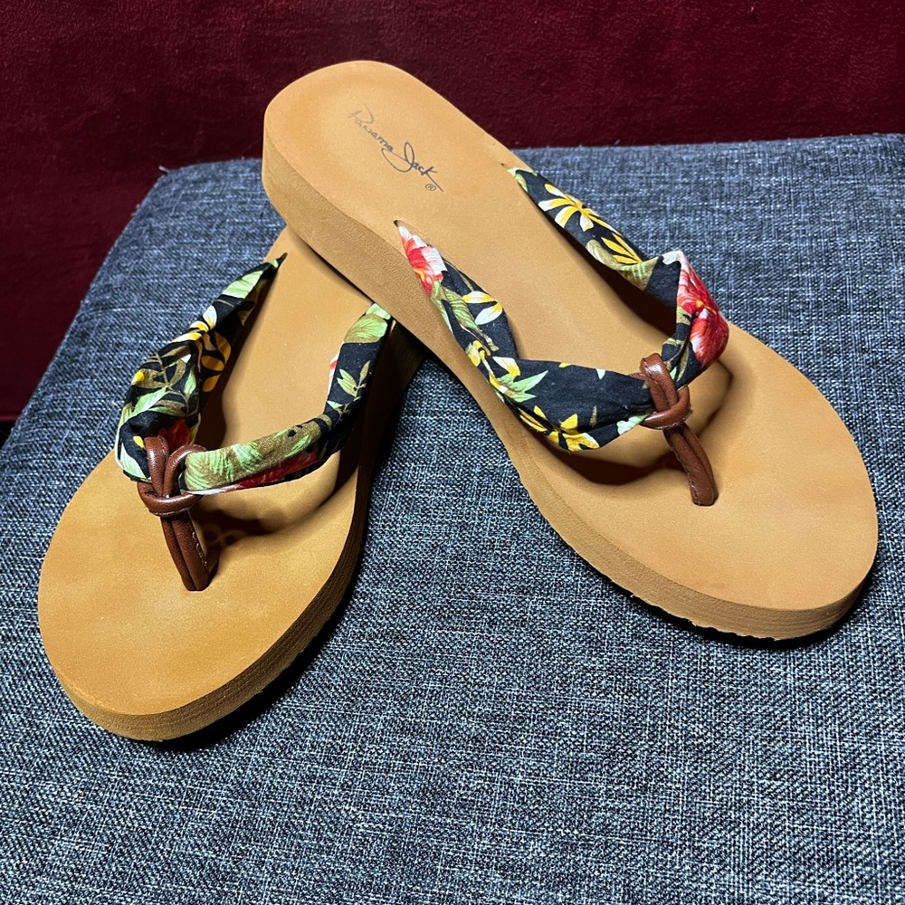 Panama Jack Women’s Floral Sandals Size 8 NWOT • Brown Casual Comfort Slides